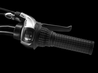PRECALIBER 24 8 VELOCIDADES CON SUSPENSIÓN